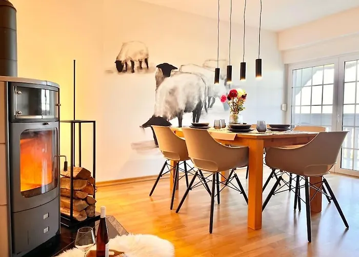 Reet Am Rhein - Obere Hälfte Apartment